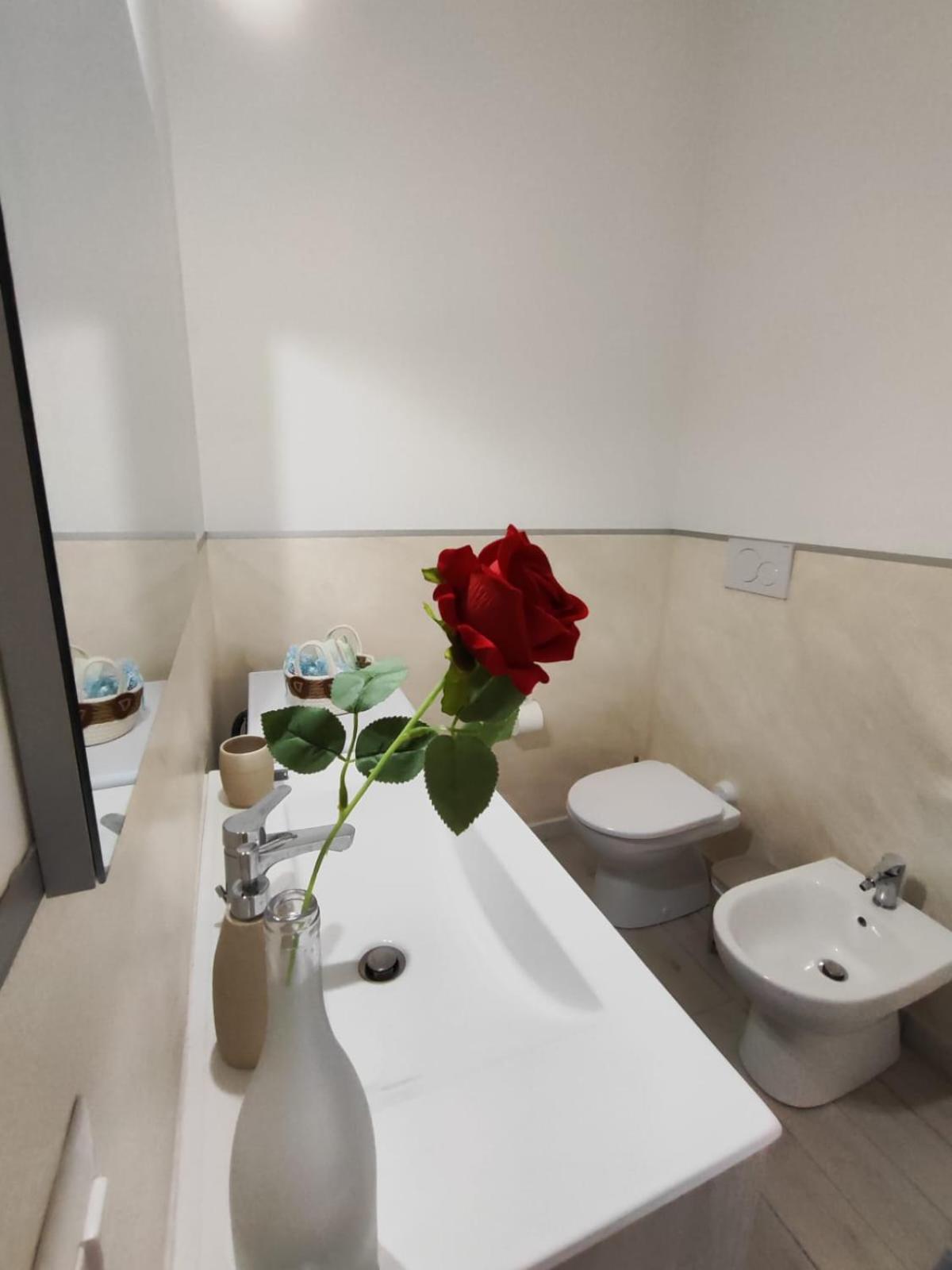 Casa Vacanze Con Giardino I Girasoli - Cin It 09006 - 9 C 2000 R4042- Сорсо Екстер'єр фото