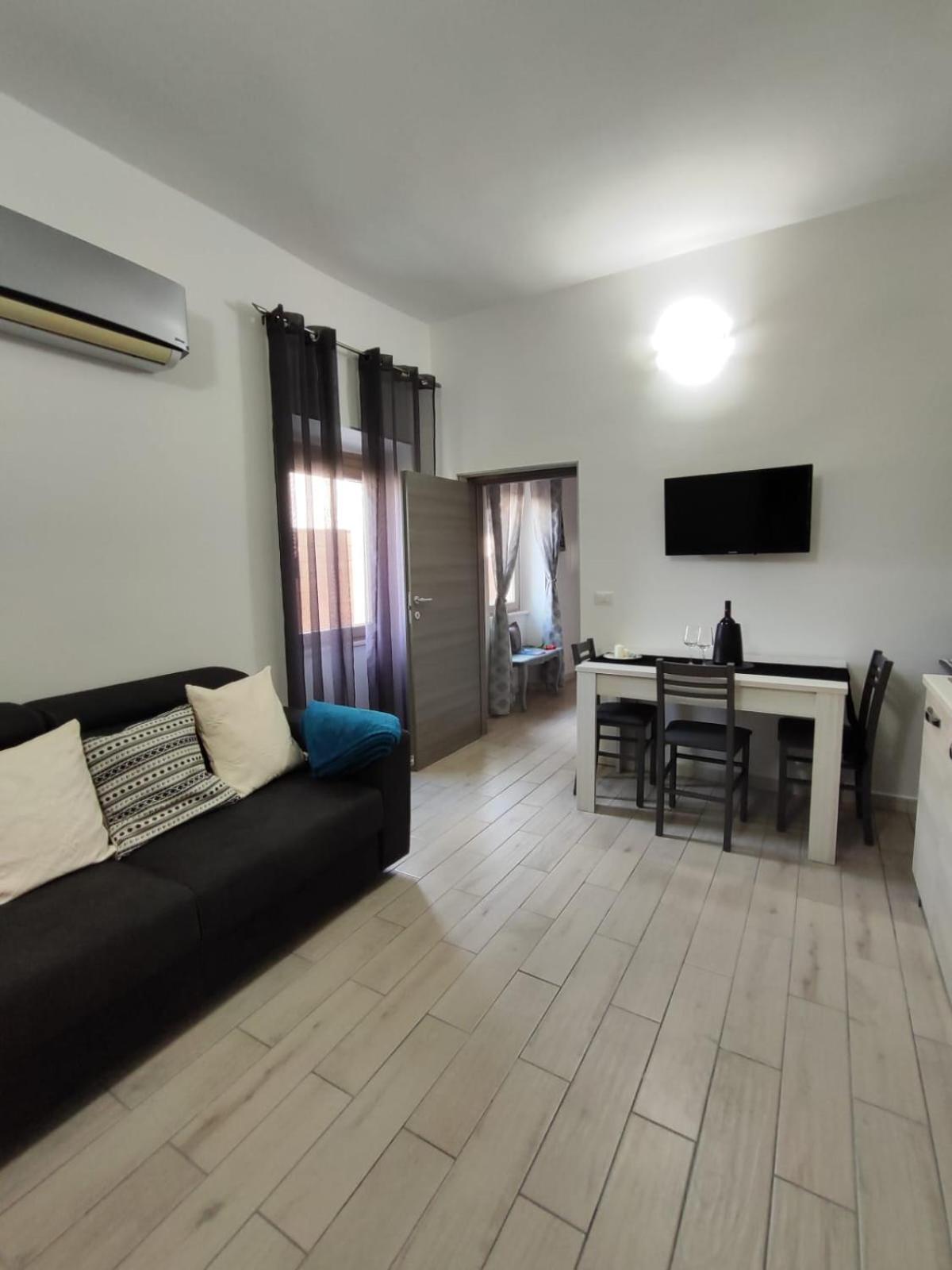 Casa Vacanze Con Giardino I Girasoli - Cin It 09006 - 9 C 2000 R4042- Сорсо Екстер'єр фото