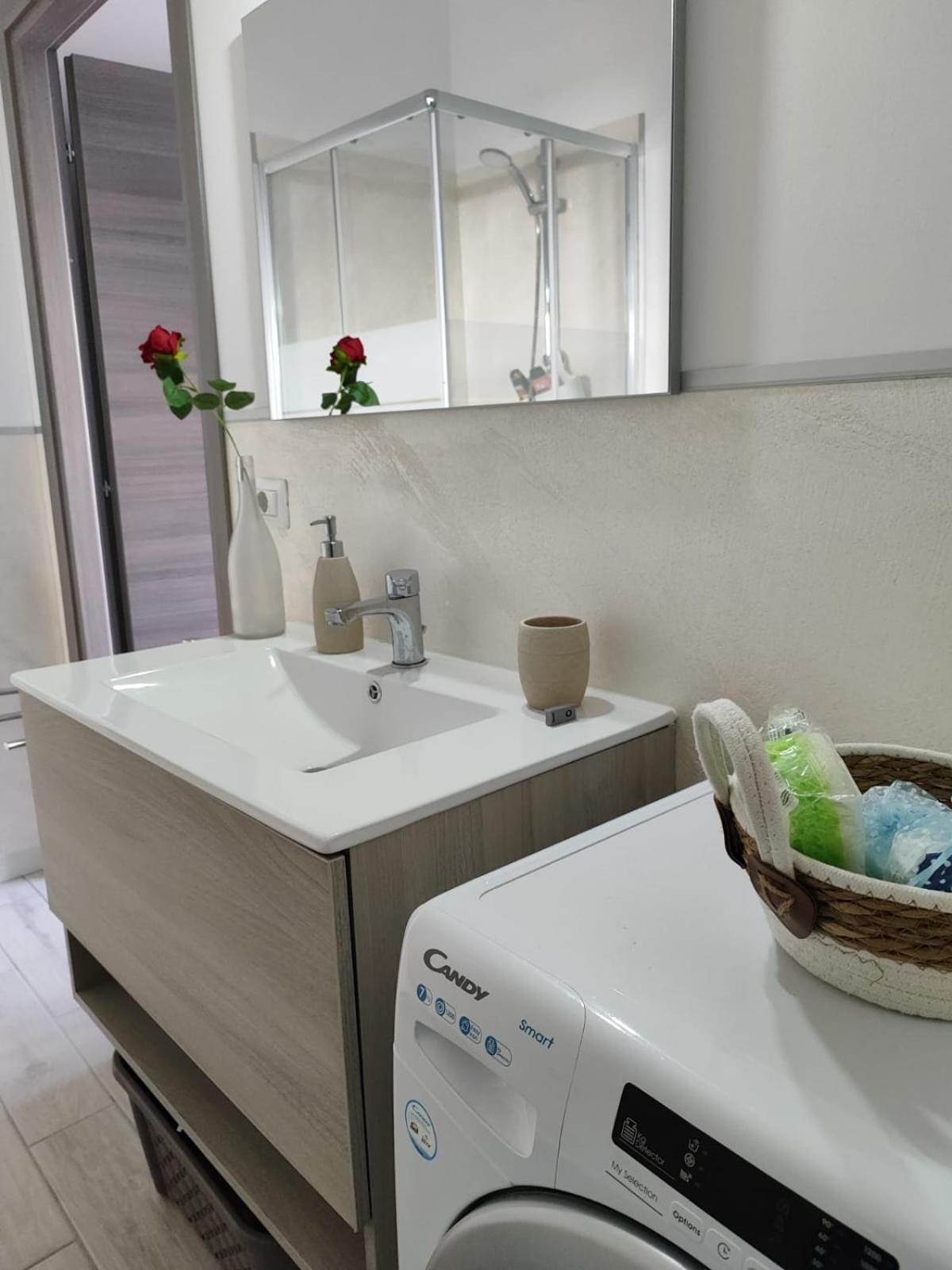 Casa Vacanze Con Giardino I Girasoli - Cin It 09006 - 9 C 2000 R4042- Сорсо Екстер'єр фото